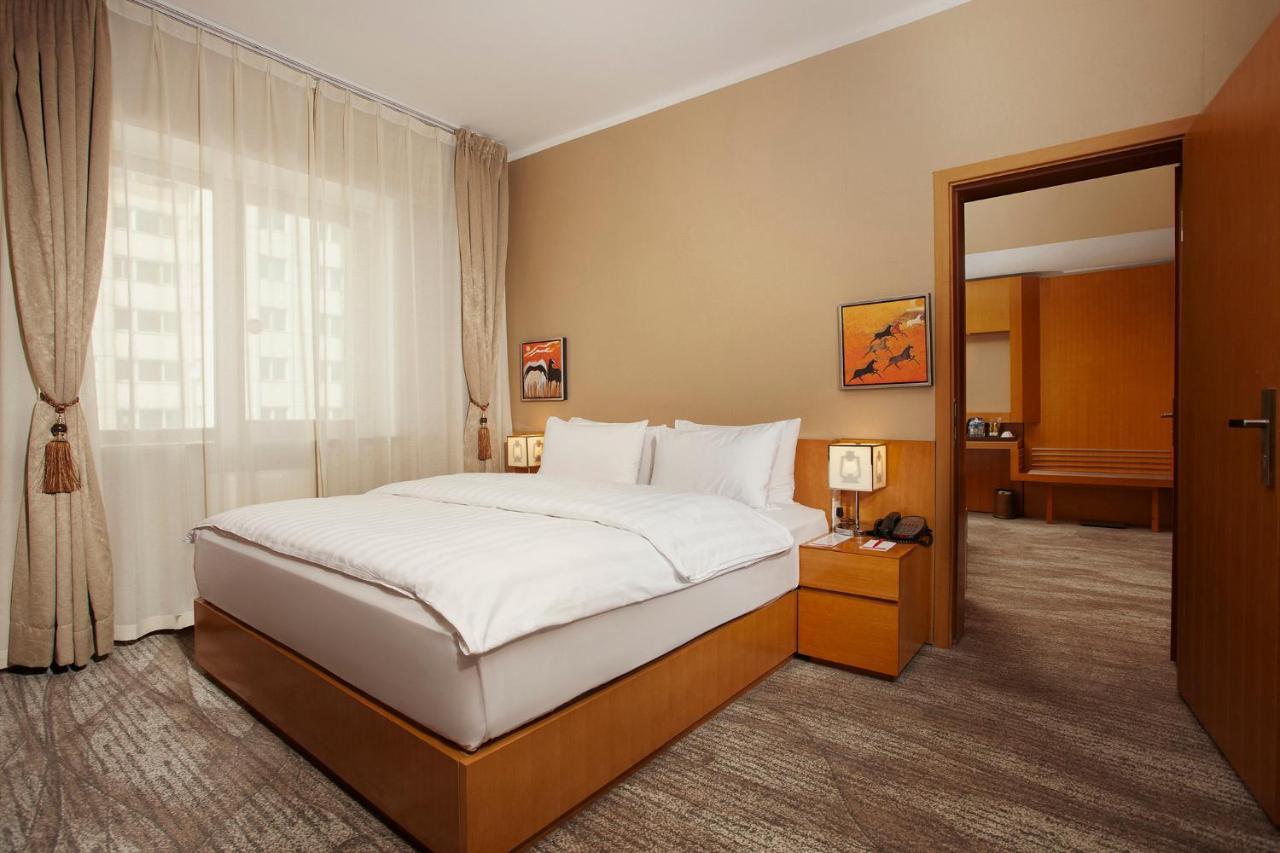 Ramada Ulaanbaatar City Center Esterno foto